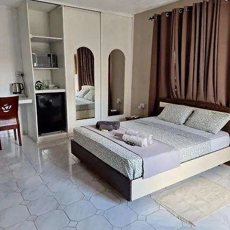R Garden Studio 1 - Ensuite Avec Acces Prive Et Independant